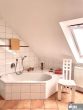 Entdecken Sie Ihr neues Zuhause: Stilvoll wohnen in gepflegter Doppelhaushälfte - Bad OG